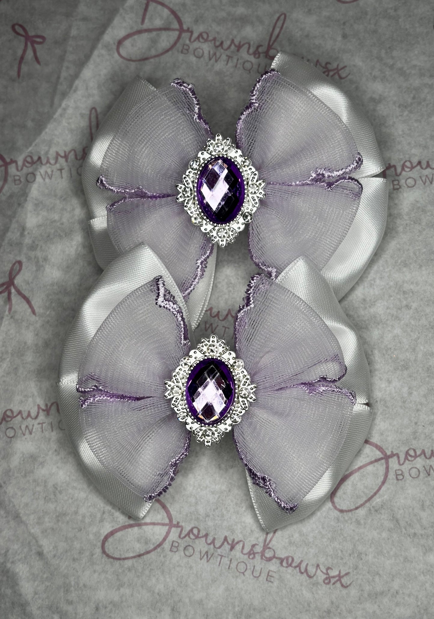 Subtle colour bows