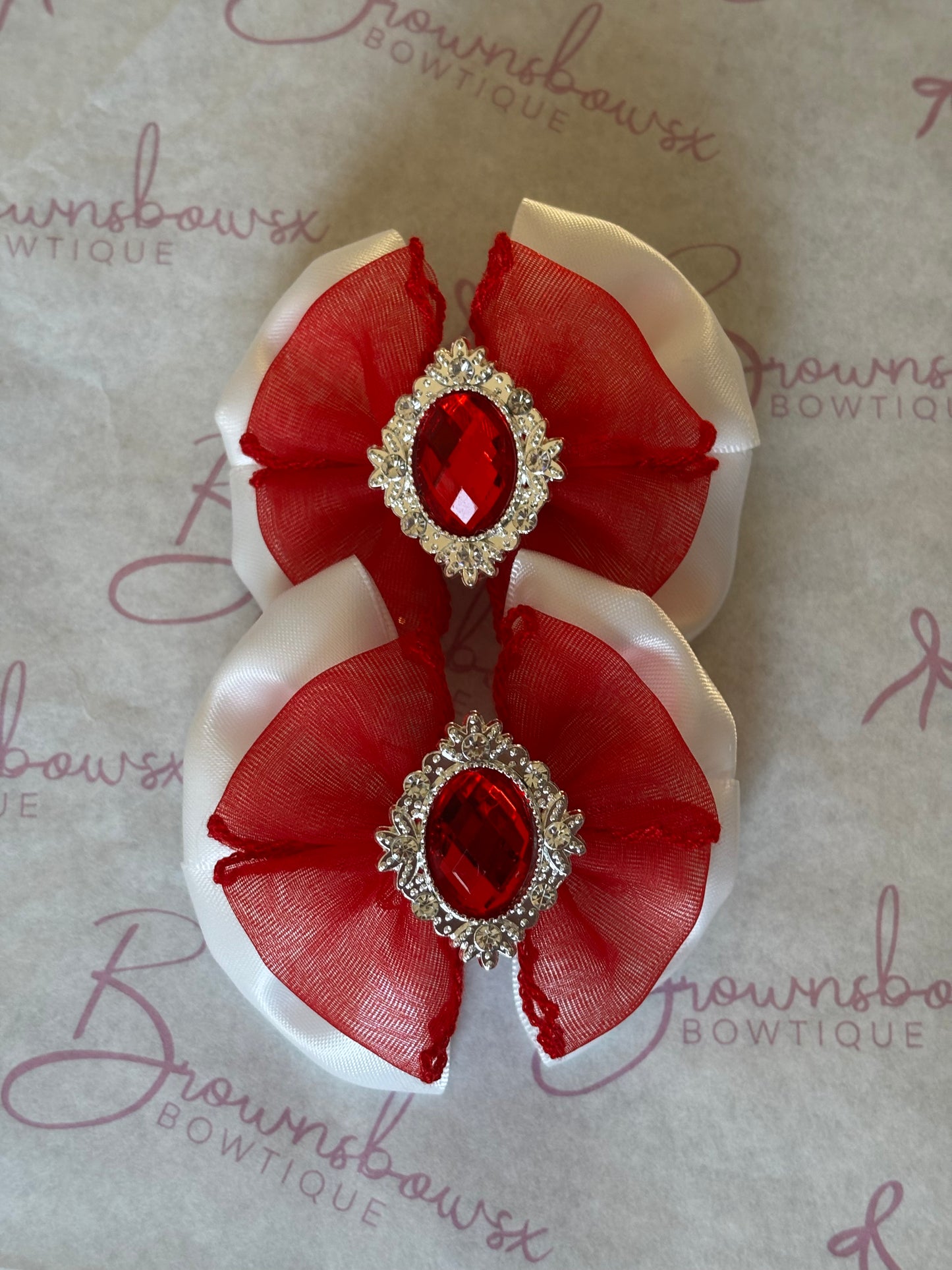 Subtle colour bows
