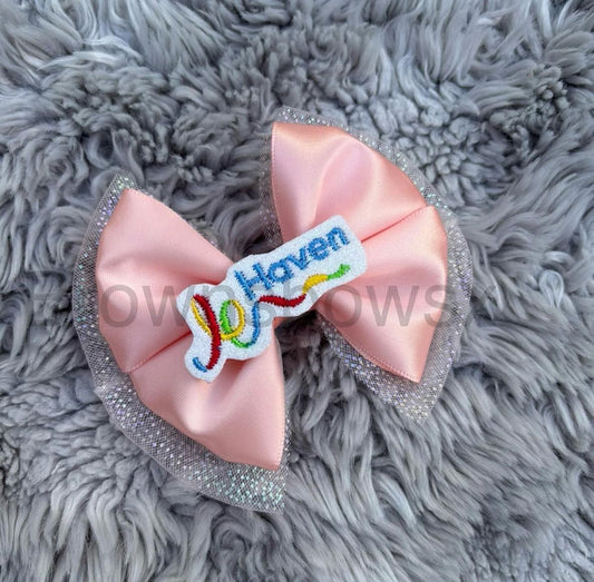 Holiday bow