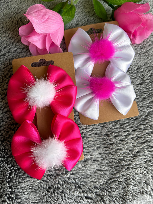 Two tone pom poms